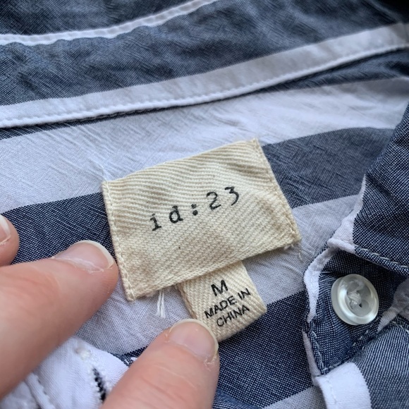 NWOT id:23 | Shaelyn Blue & White Tied Short Sleeve - Picture 5 of 5